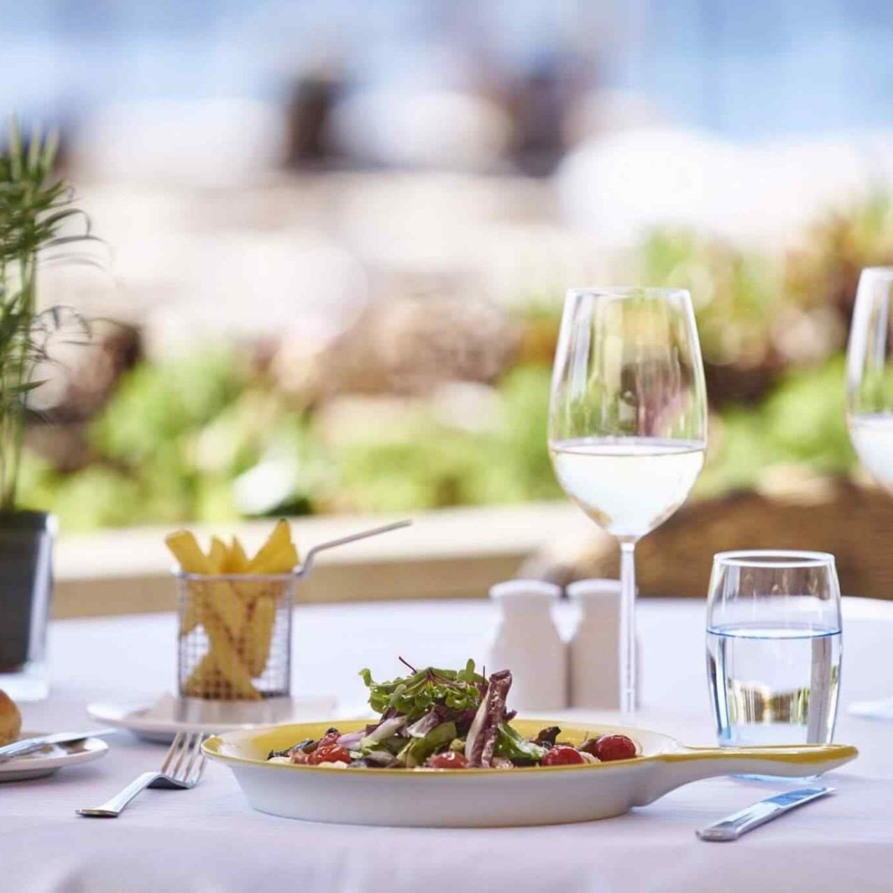 https://www.spasofamerica.com/wp-content/uploads/2017/08/restaurant-01-6-1280x1280.jpg