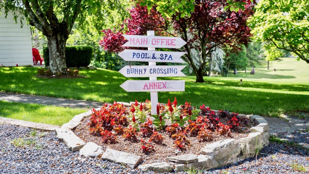 Signs, Deerfield Health Retreat & Spa, Spas of America