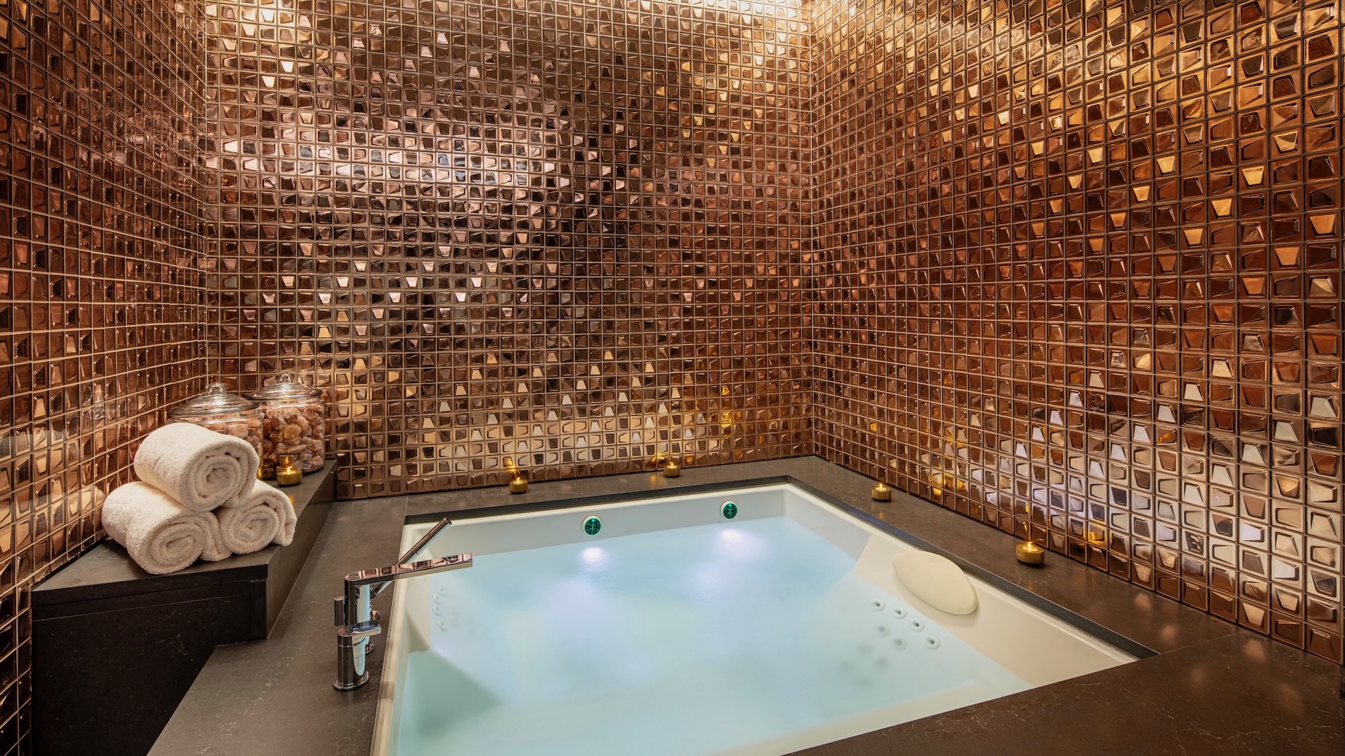 Astral Spa at Oaklawn Racing Casino Resort, Whirlpool, Spas of America