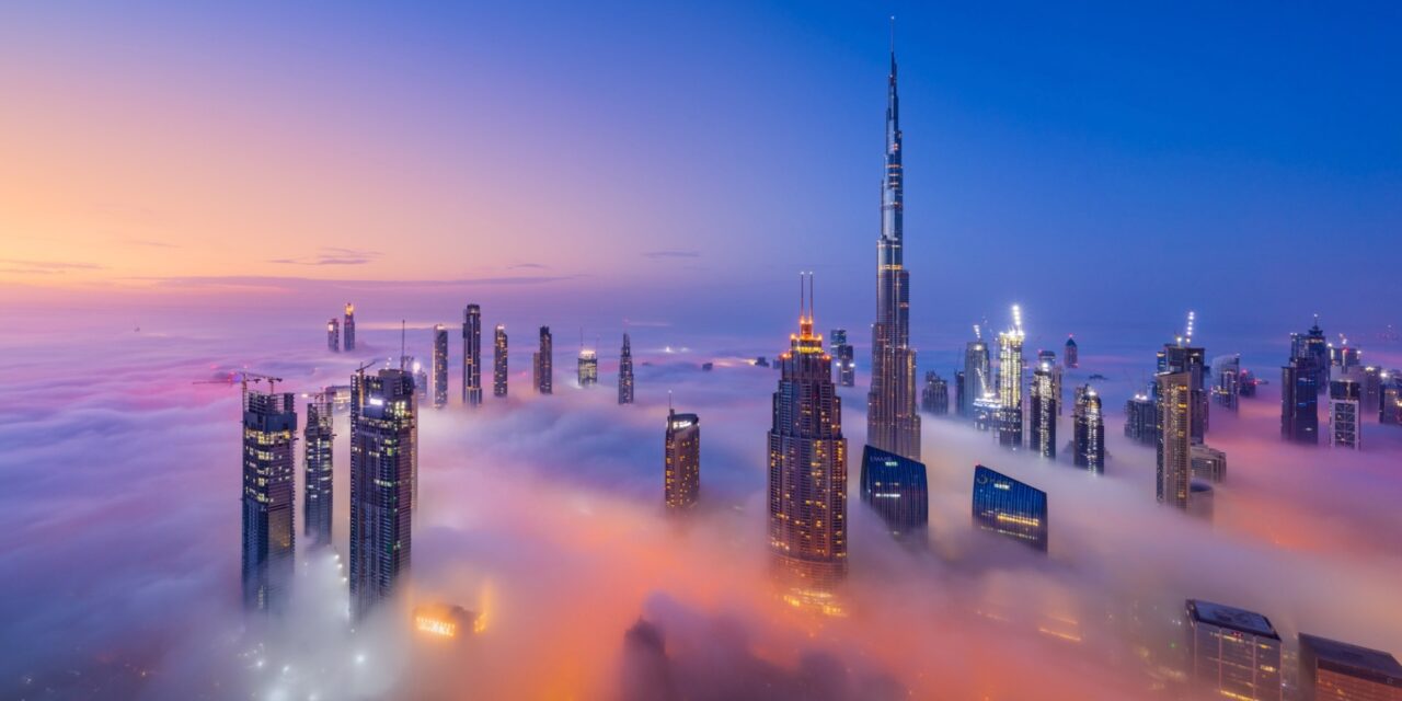 https://www.spasofamerica.com/wp-content/uploads/2024/07/dubai-uae-dubai-oae-doma-zdaniia-neboskrioby-oblaka-1280x640.jpeg