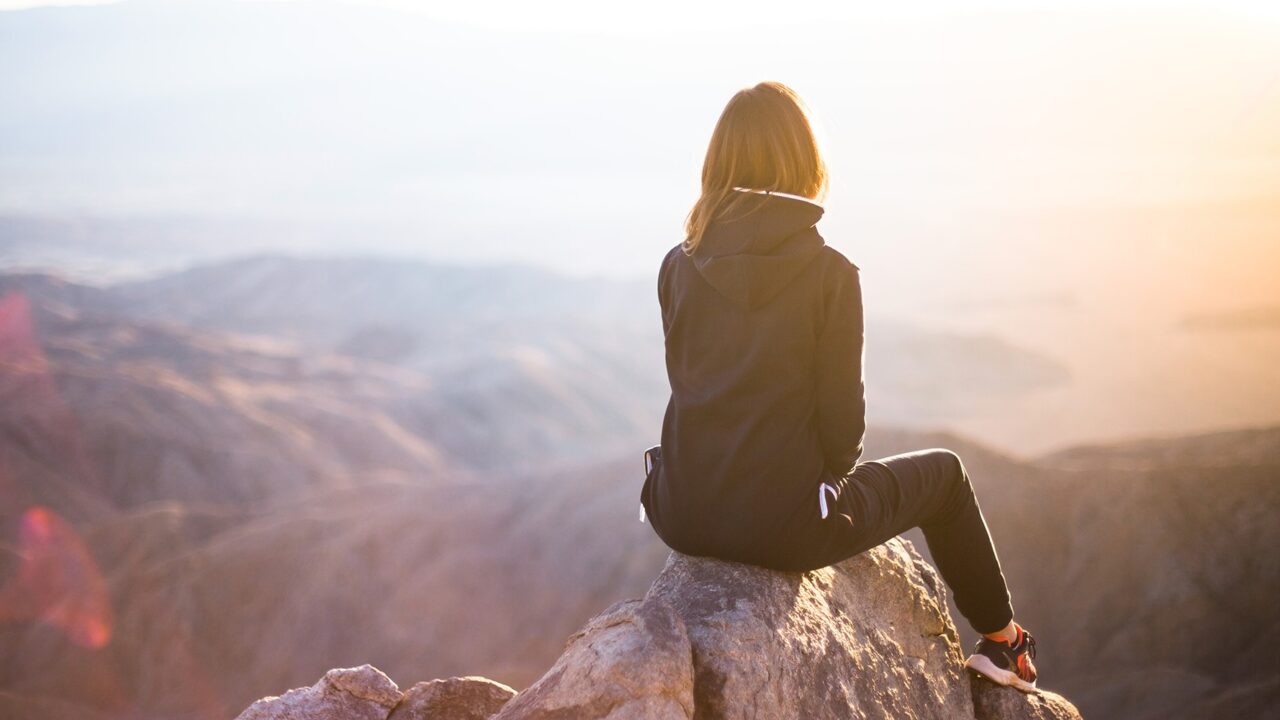 solo-female-travel-guide-tips-backpacker-2