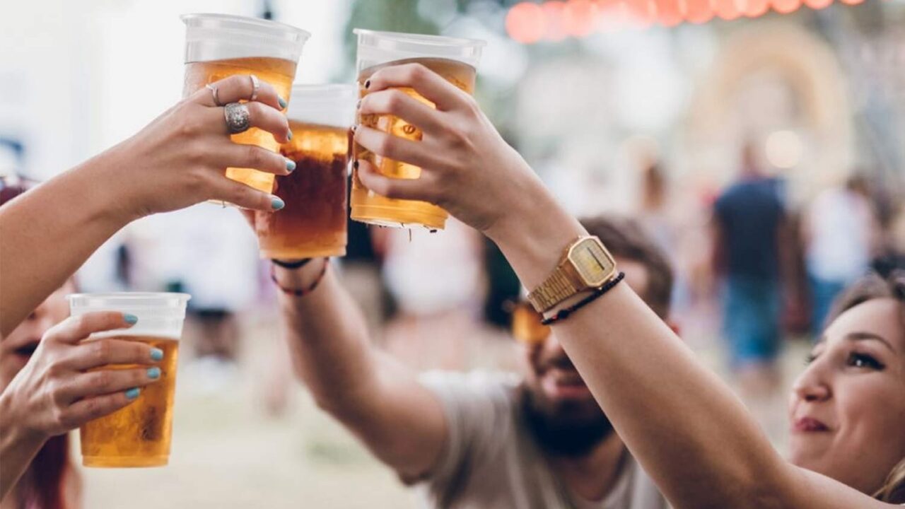 A Business Guide To Ordering Personalized Plastic Cups That Impress